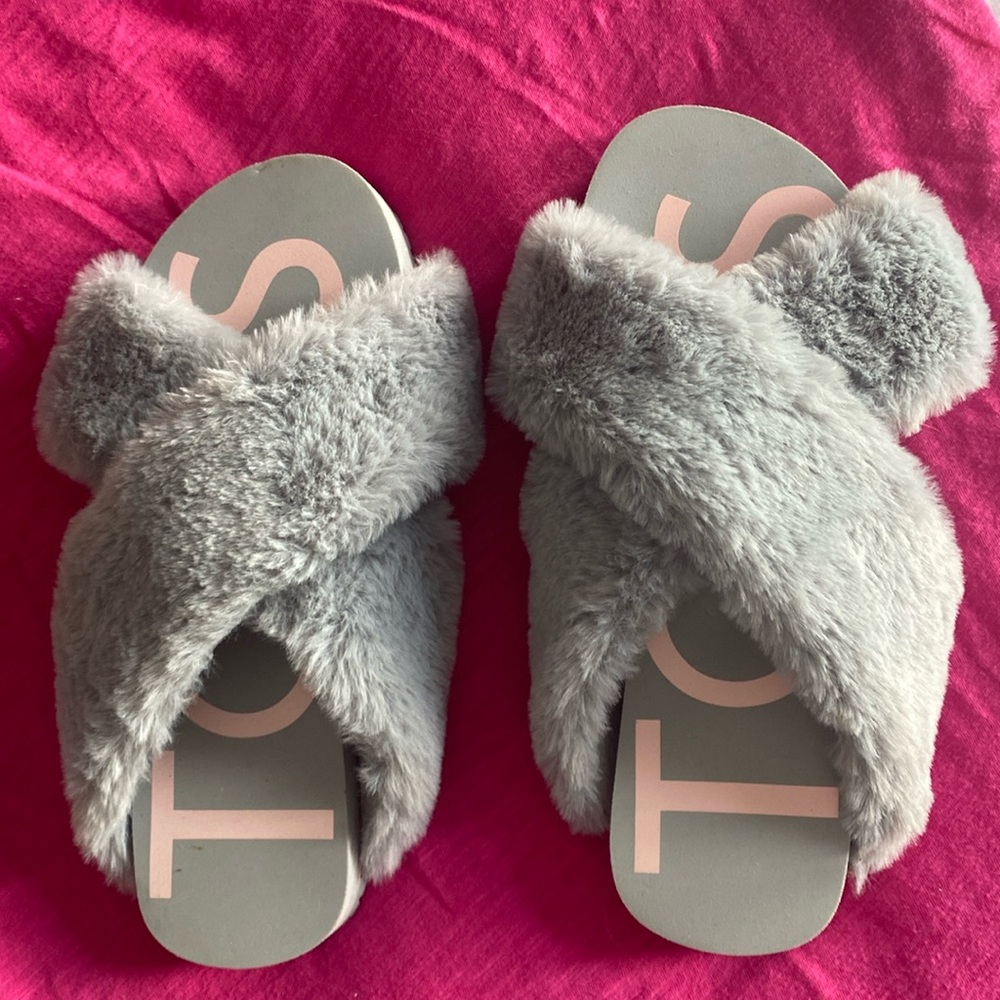 TOMS “slippers”